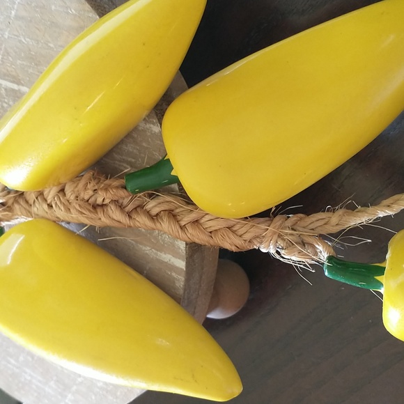 Glass chili pepper wall hanging,  20" x 5", no crazing or chipping or cracks - Picture 2 of 6